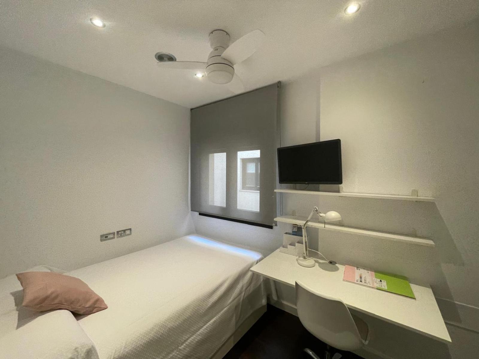 Moderno Apartamento Con Plaza De Garaje En Pleno Centro De Almería Exteriér fotografie